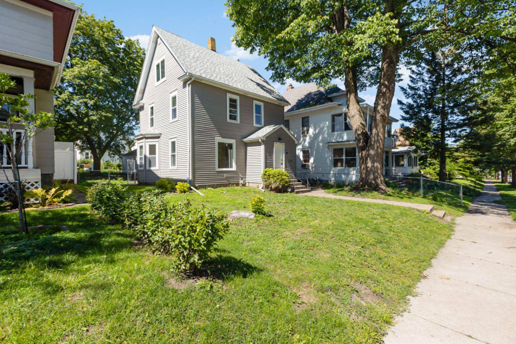 Saint Paul, MN 55107,701 Manomin AVE