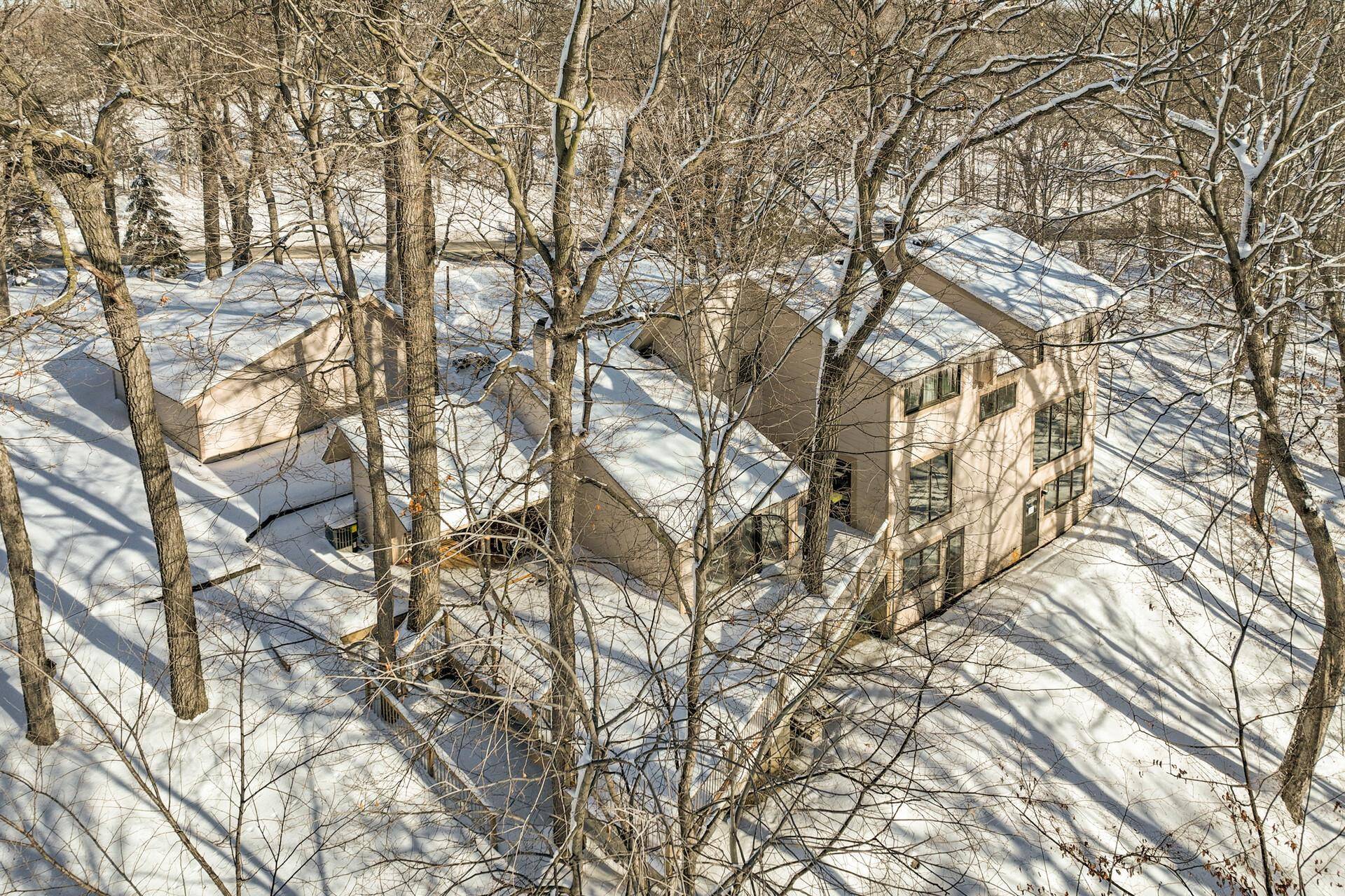 1291 Bluff Creek DR, Chaska, MN 55318