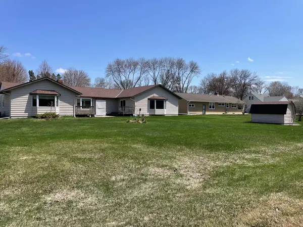 Benson, MN 56215,309 Meadow LN