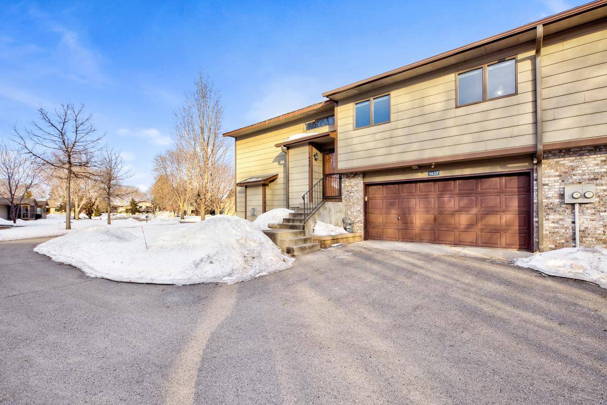 1637 Pheasantwood TRL, Northfield, MN 55057