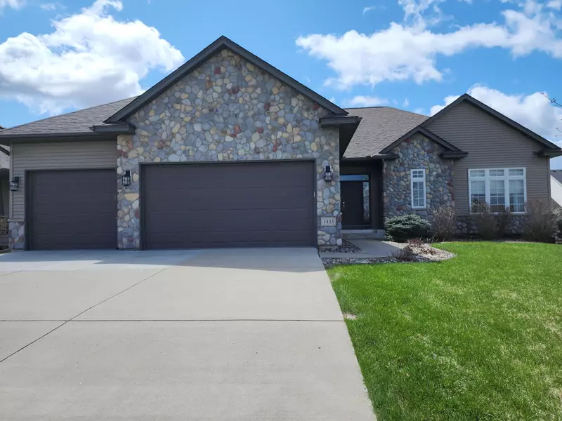 1433 10th Street CIR SE, New Prague, MN 56071