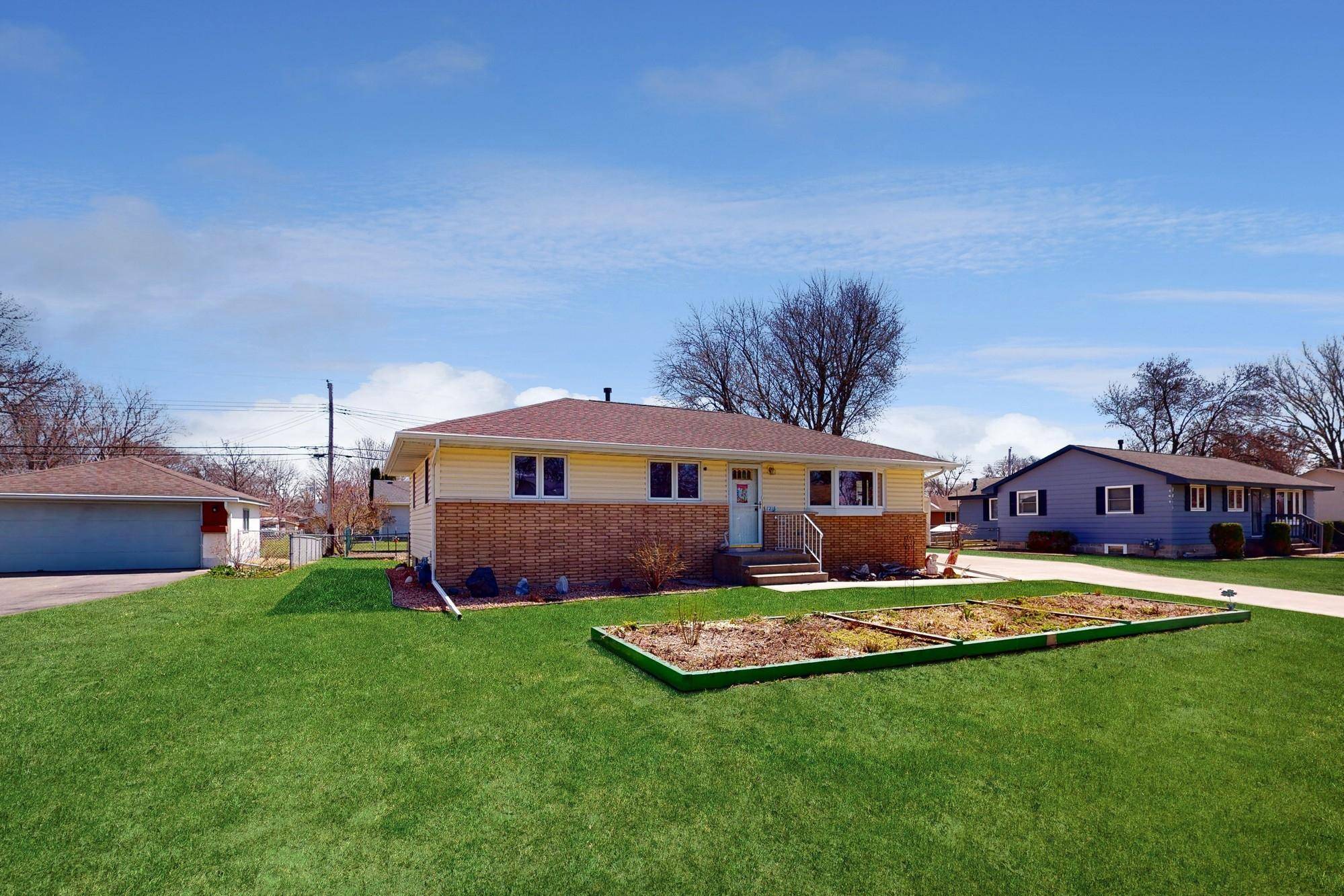 Brooklyn Center, MN 55430,7218 Oliver AVE N