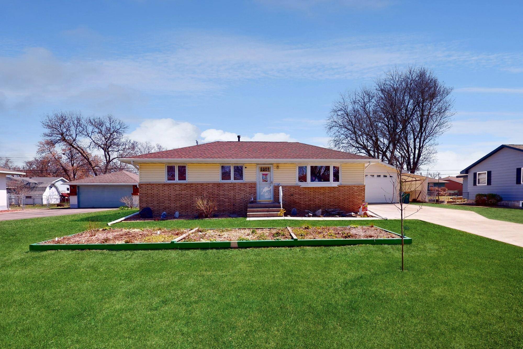 7218 Oliver AVE N, Brooklyn Center, MN 55430