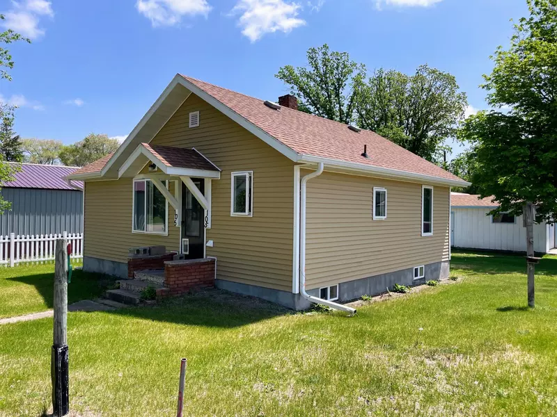 105 3rd AVE N, Dent, MN 56528