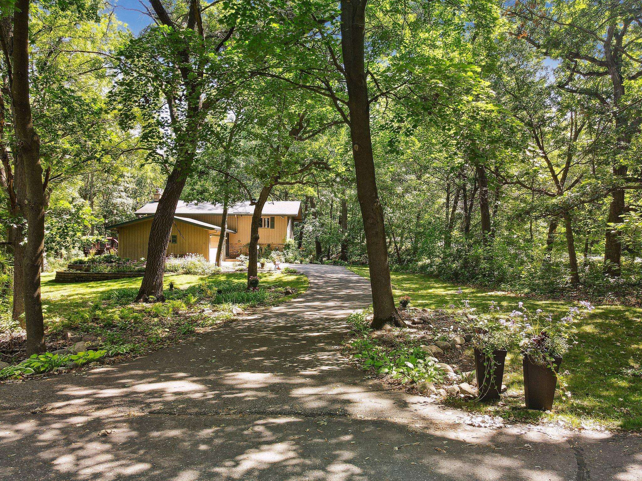 Saint Paul, MN 55127,8 Woodhill LN