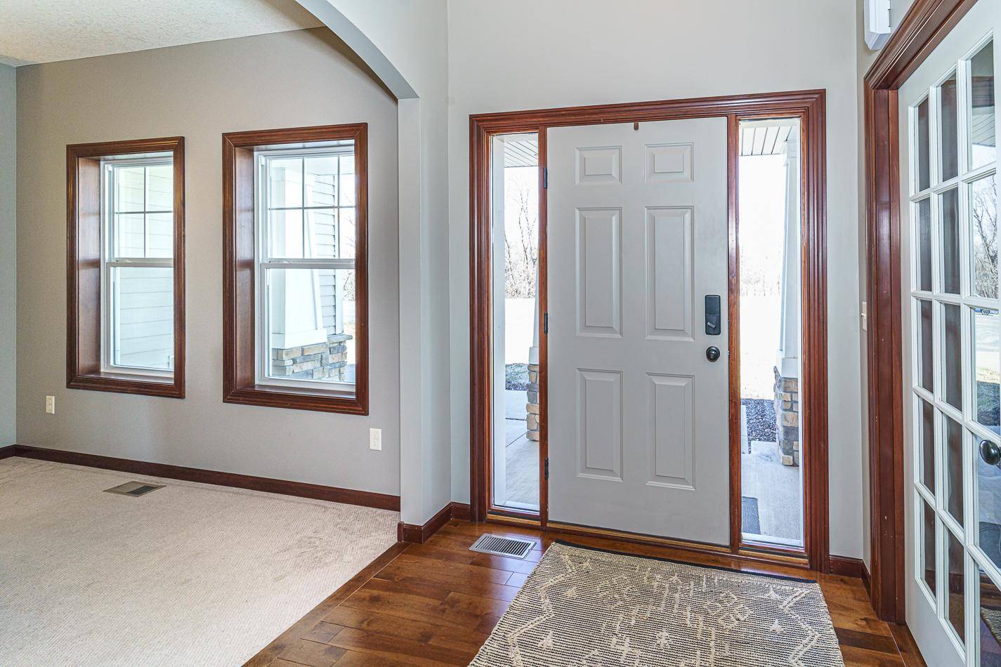 Prior Lake, MN 55372,3213 Maple DR SW