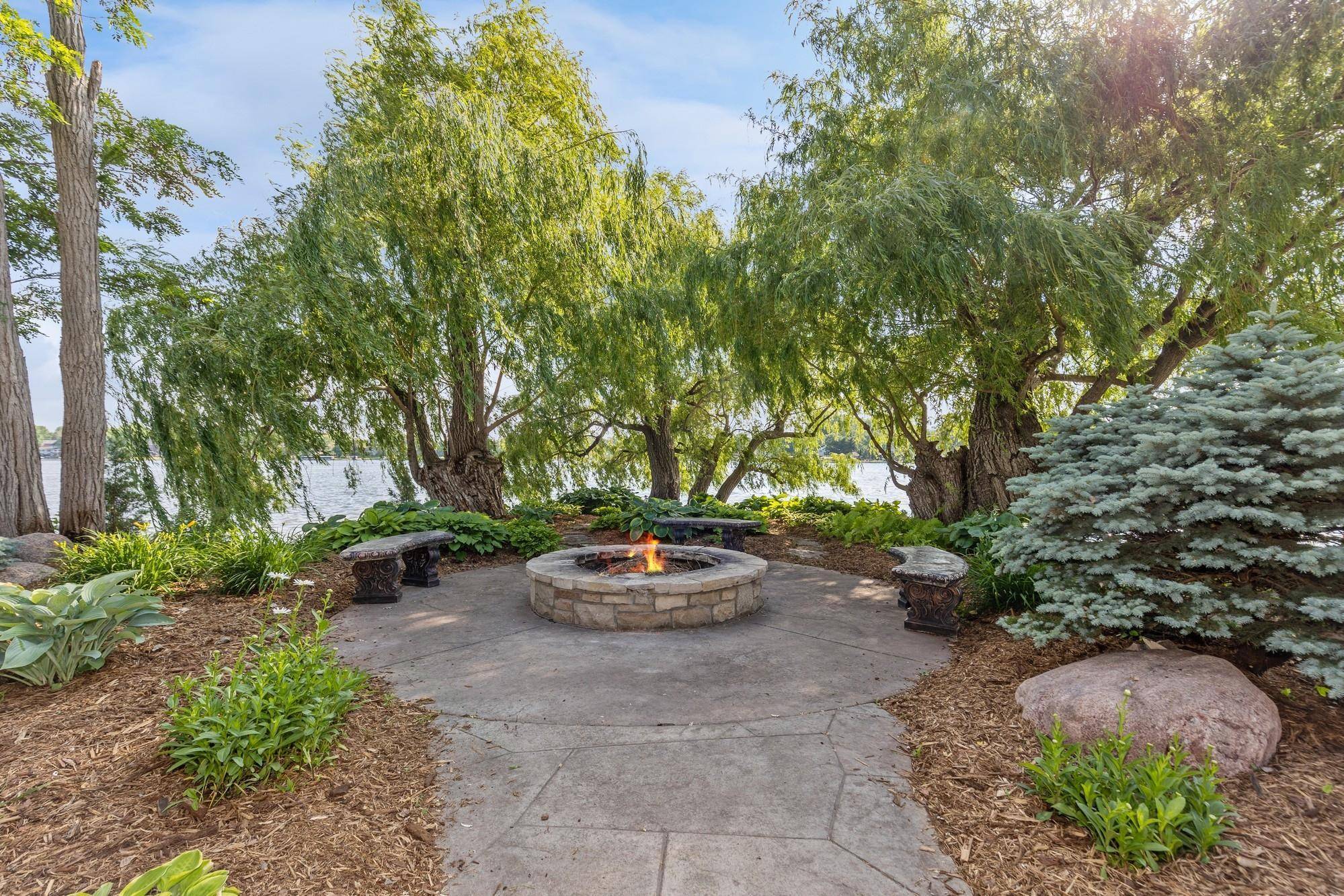 Forest Lake, MN 55025,7370 Shore CIR N