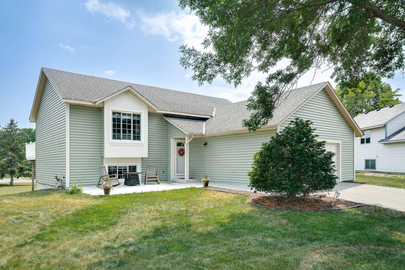 9107 Sierra CT, Woodbury, MN 55125