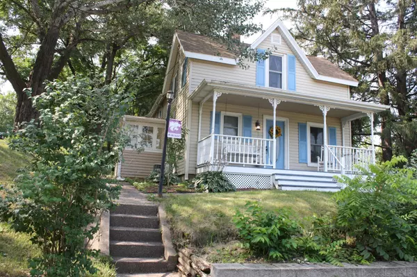 Cannon Falls, MN 55009,125 Park ST W