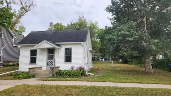 Cannon Falls, MN 55009,215 Park ST W