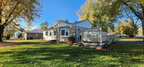 Cannon Falls, MN 55009,324 9th ST N