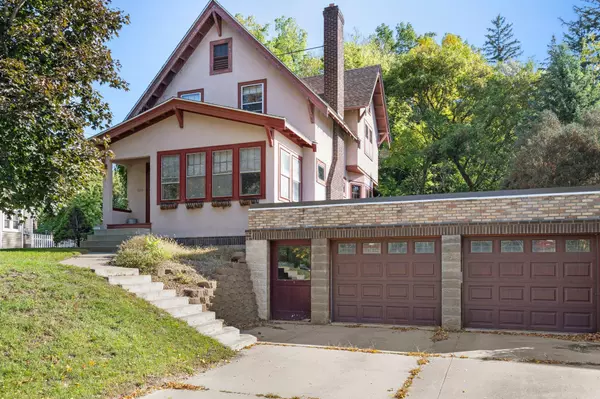 Cannon Falls, MN 55009,207 1st ST N