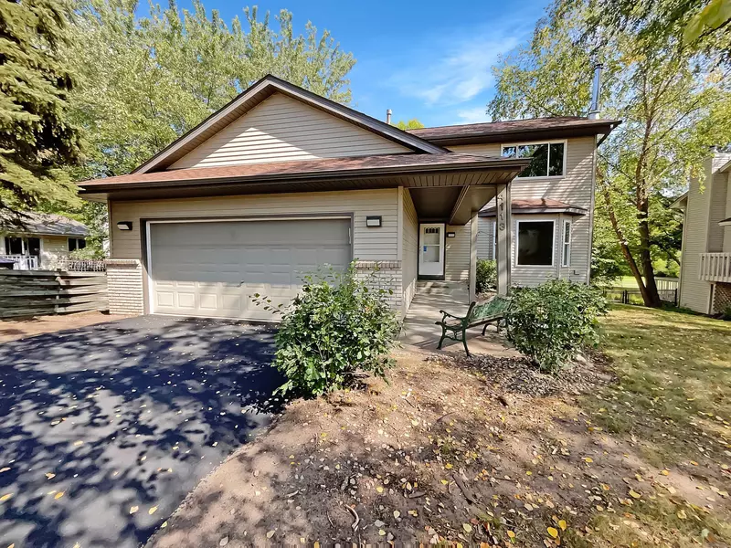 4113 Hadley AVE N, Oakdale, MN 55128