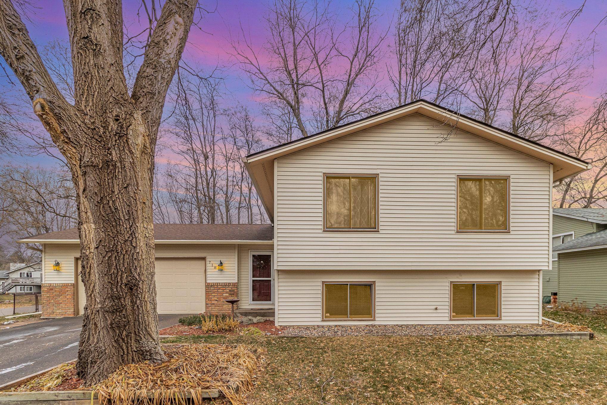 718 73rd WAY N, Brooklyn Park, MN 55444