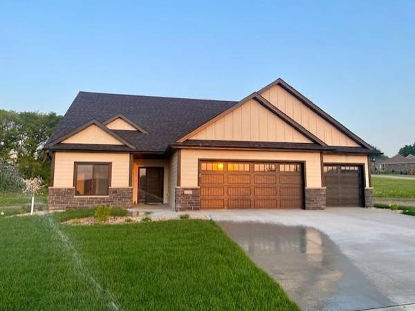 1310 Falstone Alcove NE, Byron, MN 55920