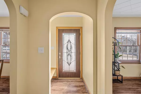 Cannon Falls, MN 55009,112 Main ST W