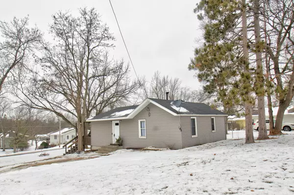 Cannon Falls, MN 55009,116 Middle ST W