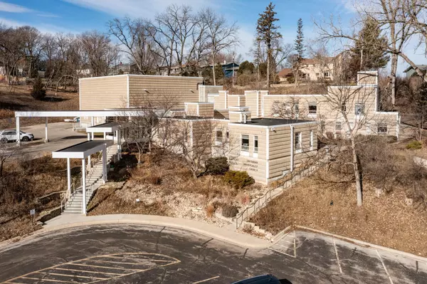 1727 Walden LN SW, Rochester, MN 55902