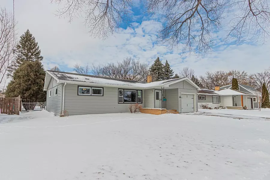 2021 7th ST S, Moorhead, MN 56560