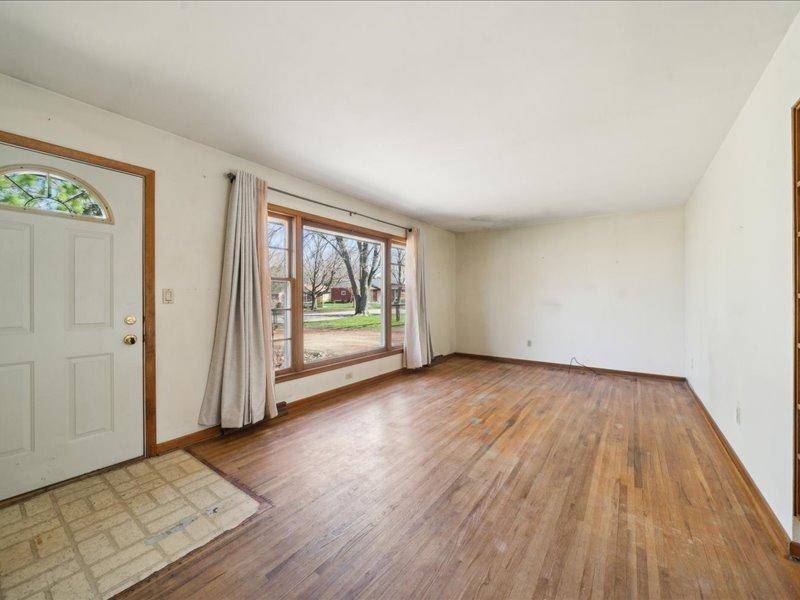 Long Lake, MN 55356,2185 Grand AVE