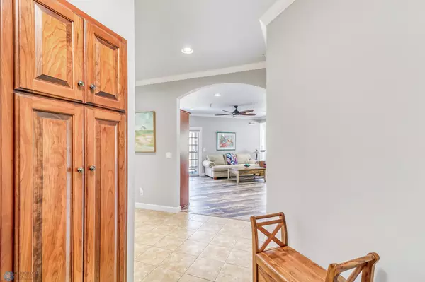 Fargo, ND 58103,385 7th AVE S