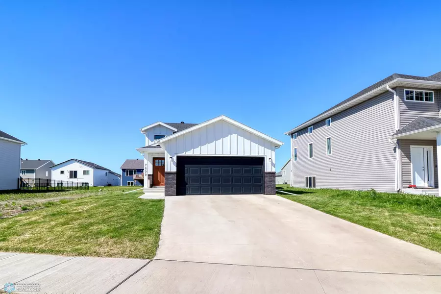 7899 Lost River RD, Horace, ND 58047