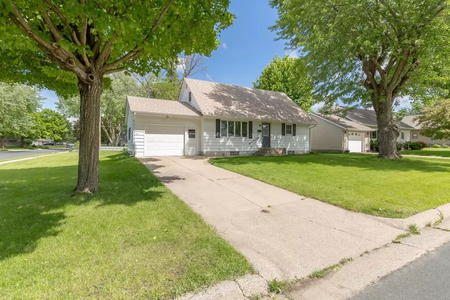 515 Pershing AVE N, New Prague, MN 56071