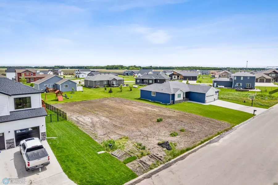 409 Cessna AVE, Kindred, ND 58051