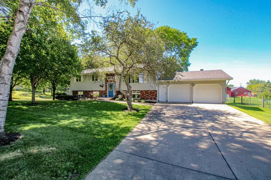 209 2nd ST W, Brandon, MN 56315