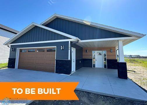 2562 Golden LN S, Fargo, ND 58104