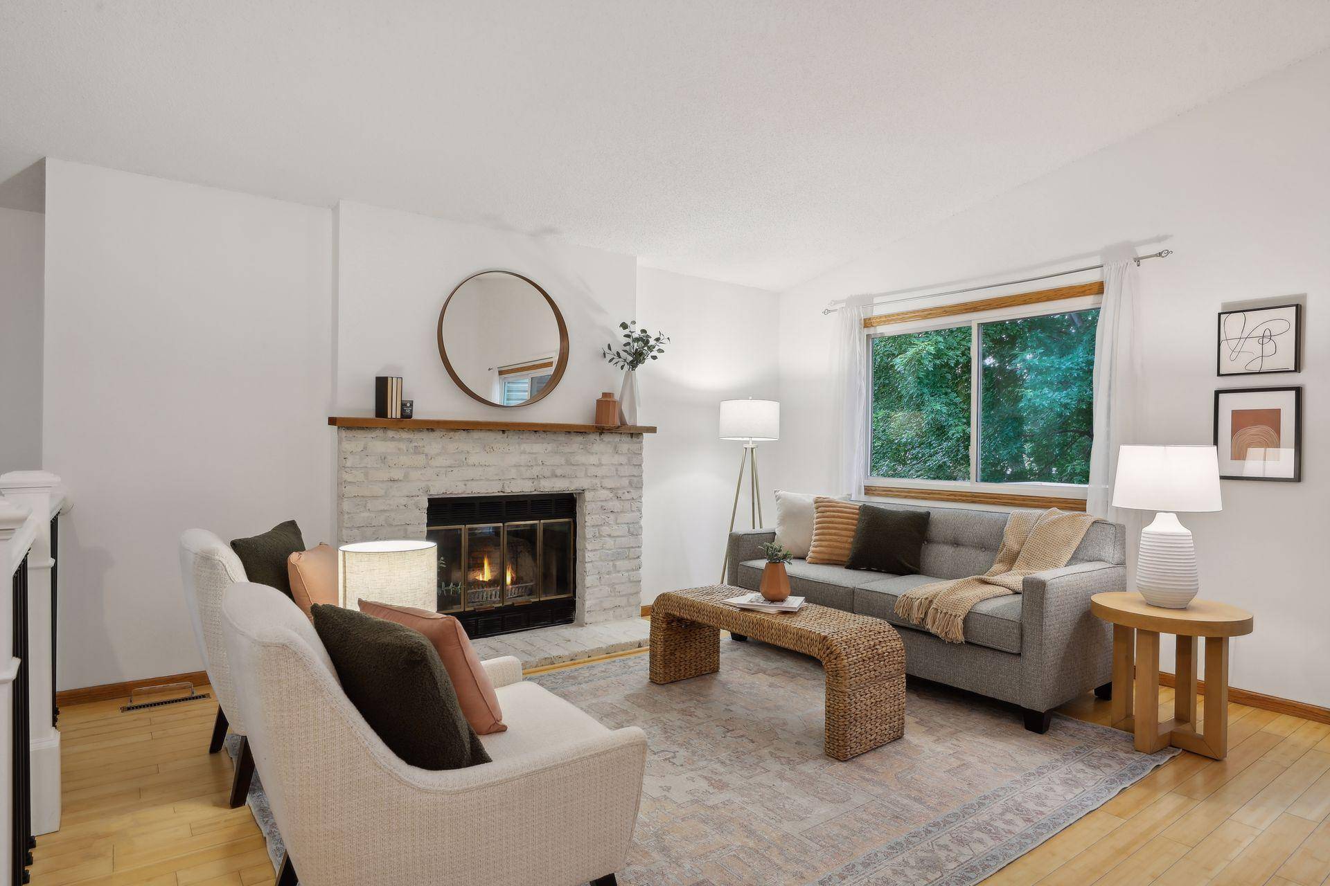 6932 Sherwood RD,  Woodbury,  MN 55125