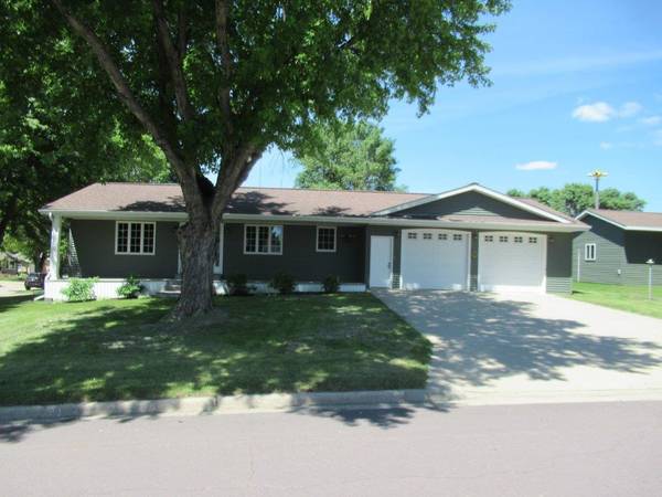 206 7th ST, Adrian, MN 56110