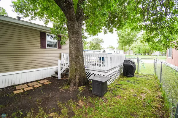 Fargo, ND 58103,428 Baja Ln