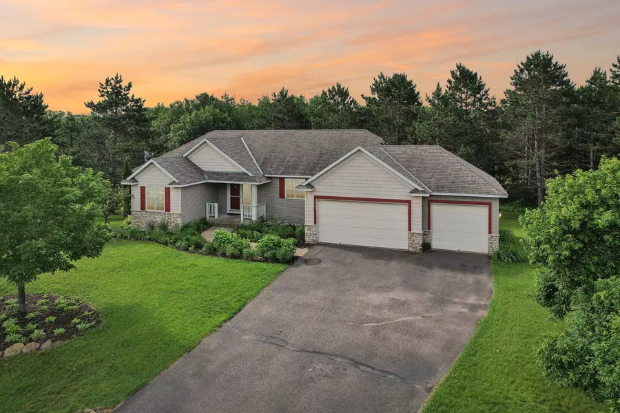 10597 Lanesboro WAY, North Branch, MN 55056