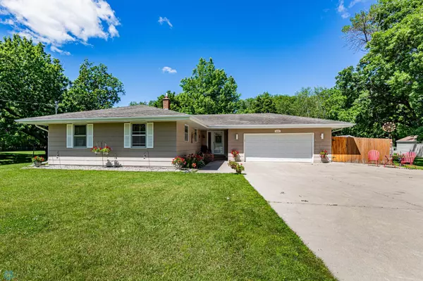 Moorhead, MN 56560,6409 2nd ST N