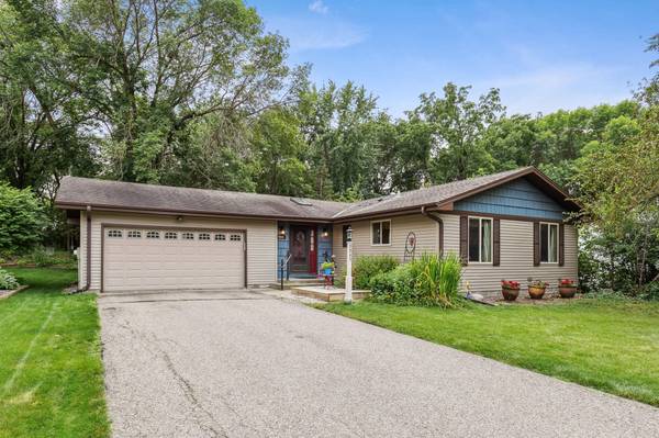 9945 Garrison WAY, Eden Prairie, MN 55347