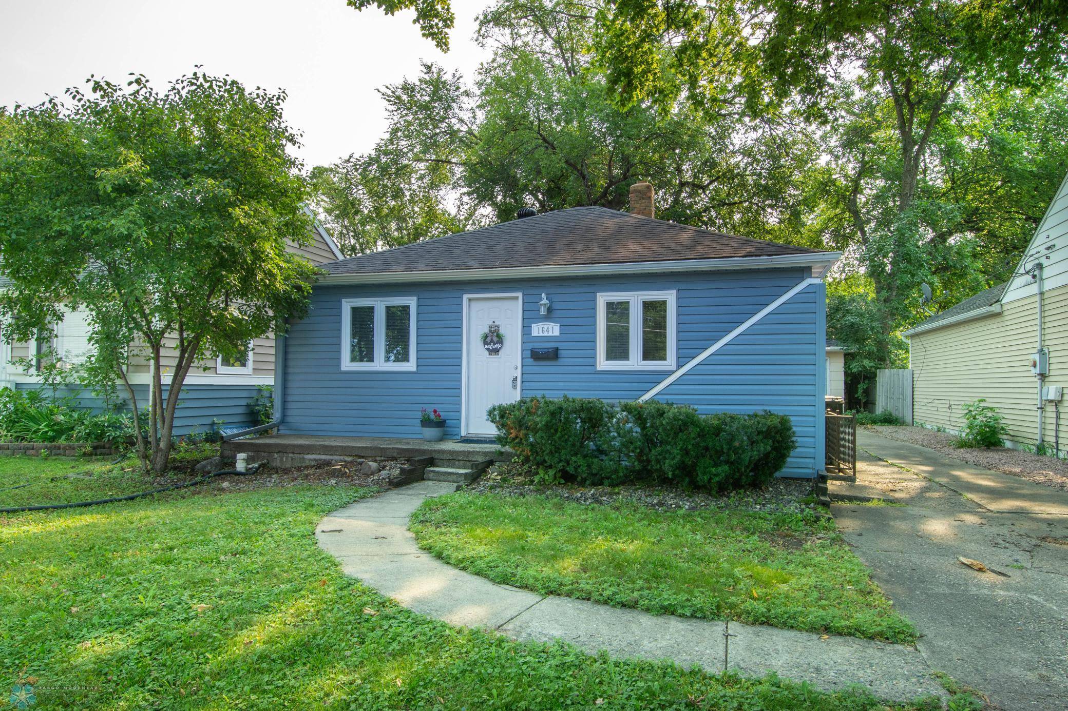 1641 BROADWAY AVE N, Fargo, ND 58102
