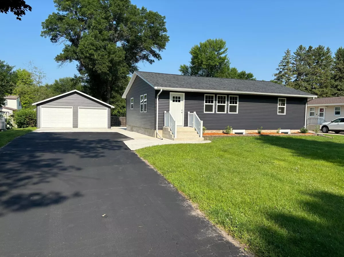 Benson, MN 56215,303 Sanford RD