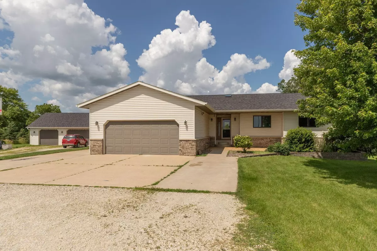 Hayfield, MN 55940,17120 740th Street