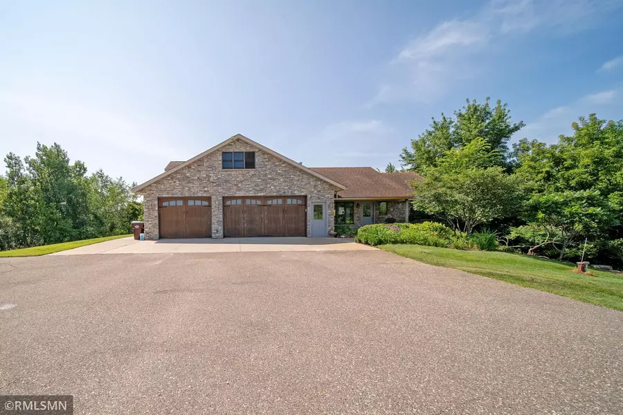 10826 280th ST E, Cannon Falls, MN 55009