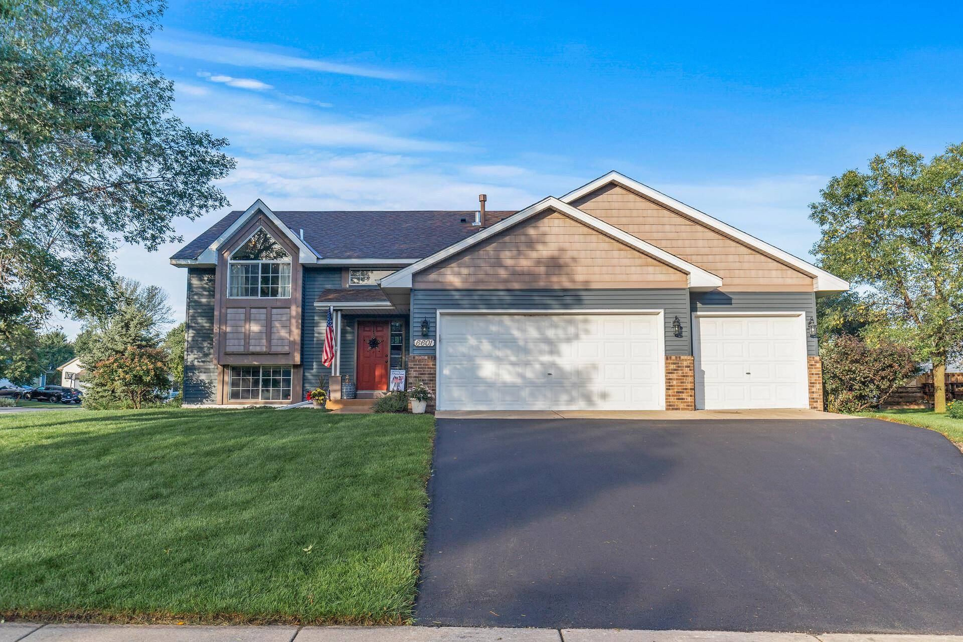 6601 Founders Pkwy, Brooklyn Park, MN 55445