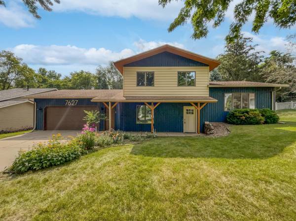 7627 Banning WAY, Inver Grove Heights, MN 55077