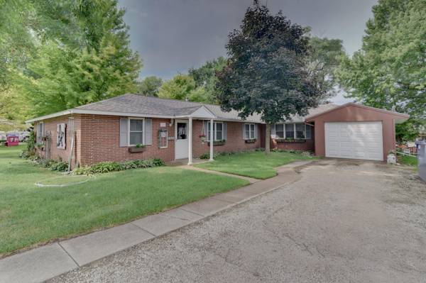 307 3rd ST, Armstrong, IA 50514