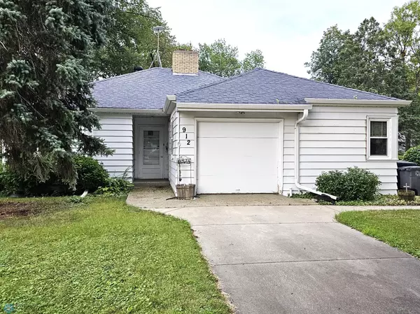 Moorhead, MN 56560,912 13th ST S