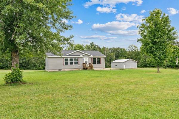 746 9th AVE, Almena, WI 54805