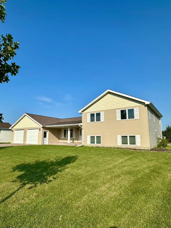 104 6th ST, Newfolden, MN 56738