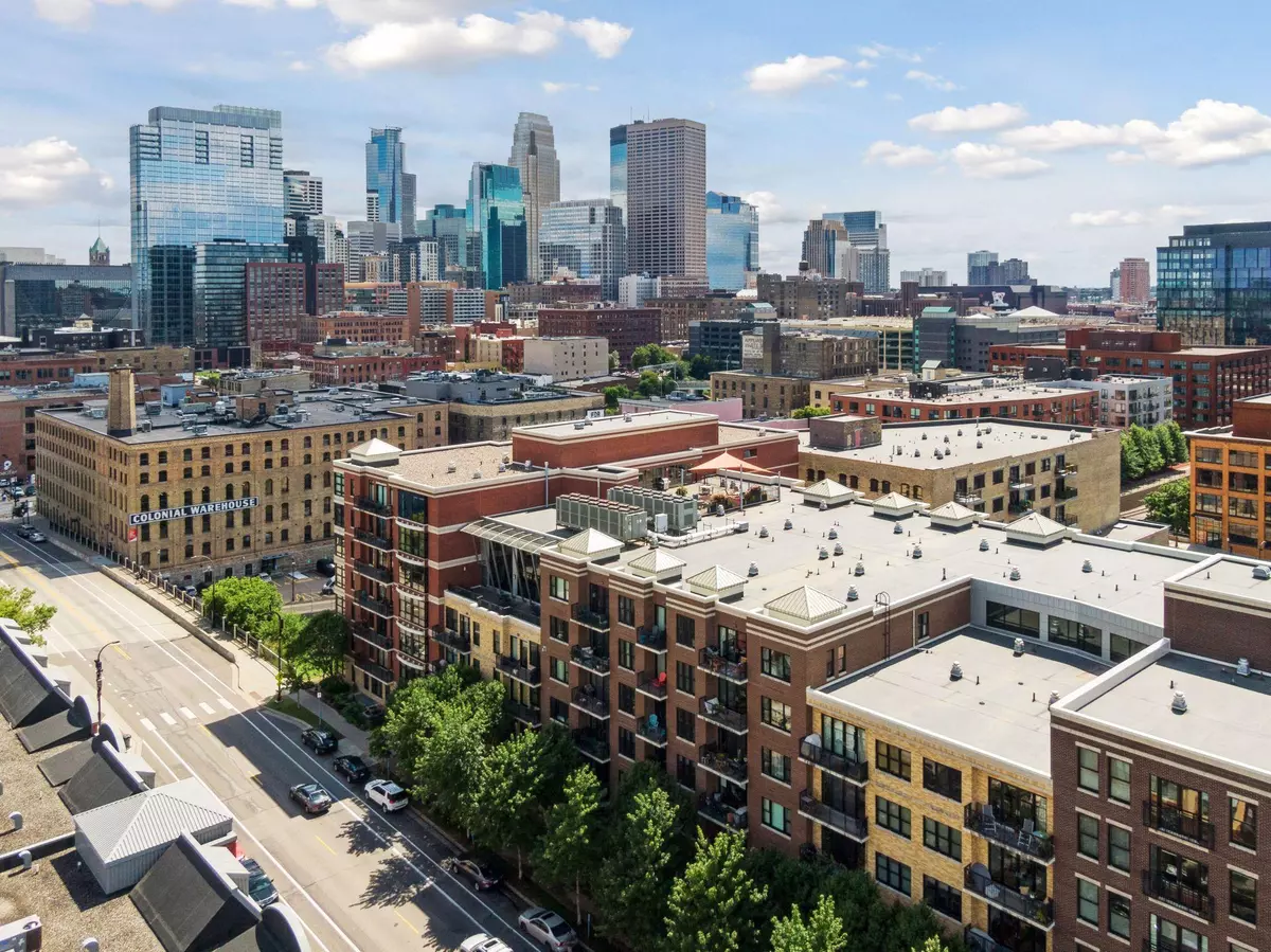 Minneapolis, MN 55401,401 N 2nd ST
