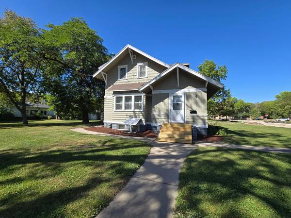 401 10th St. NW, Willmar, MN 56201