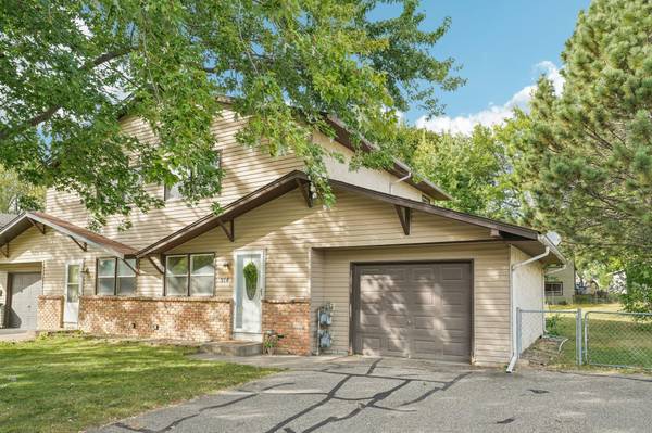 914 Ridge DR SE, Saint Michael, MN 55376