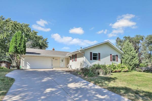 4849 Zealand AVE N, New Hope, MN 55428